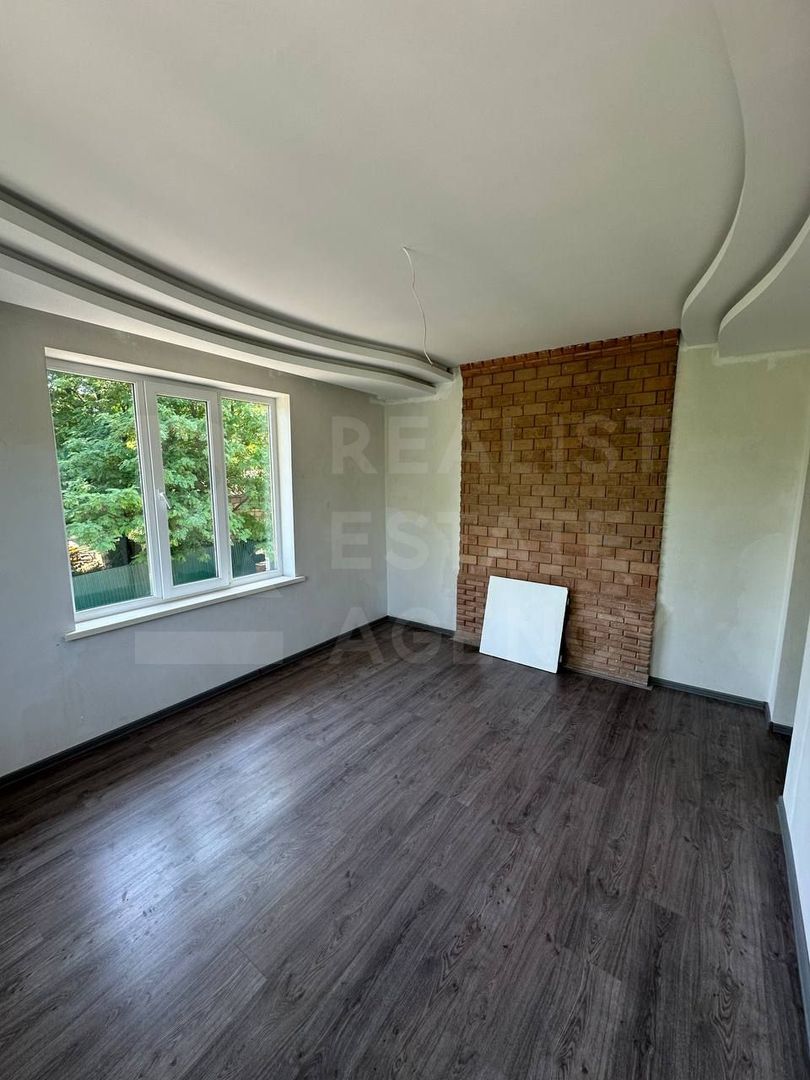 Vânzare 2 case pe un teritoriu, situată pe satul. Marandeni. - Poză 14