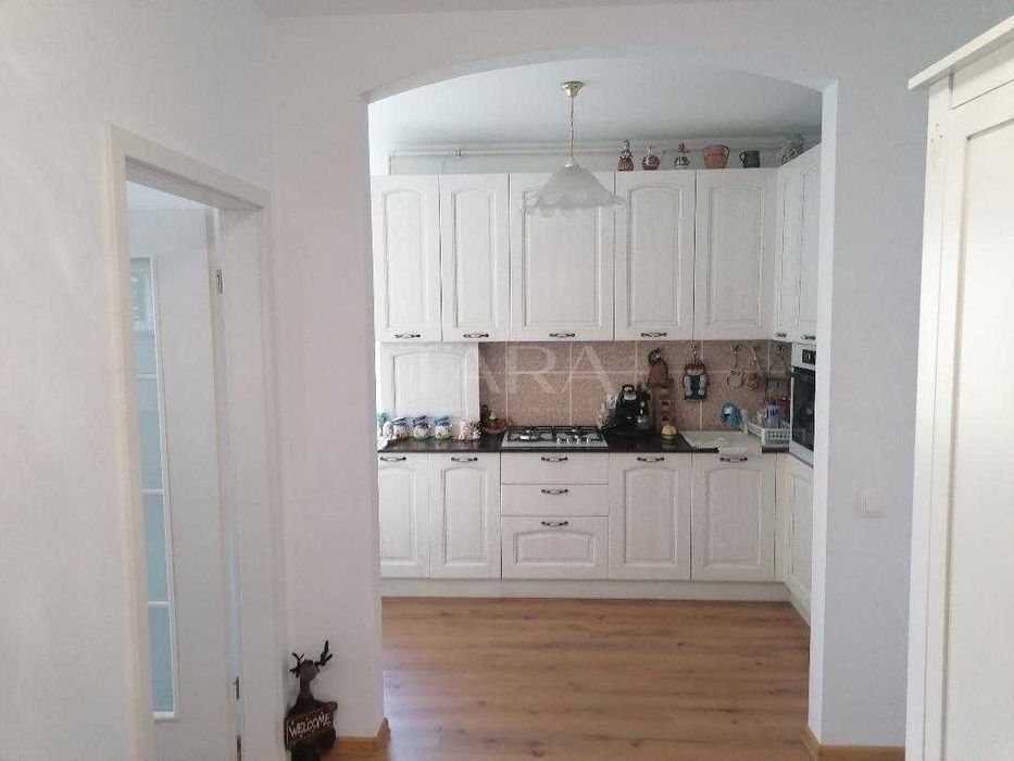 Apartament cu 3 camere, 2 băi, 2 balcoane și parcare, zona Zorilor. - Poză 3