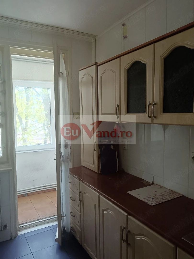 De inchiriat aparatament cu 2 camere, ultracentral , 400 euro - Poză 1