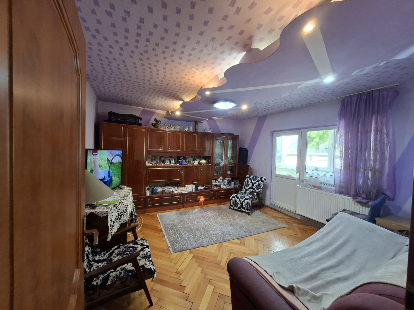 Apartament cu 3 camere -spatios si decomandat -  Zona Bucovina - Poză 3