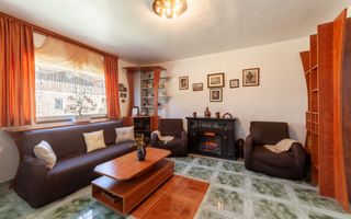 Casa visurilor cu 4000 mp livada roditoare si gradina Darmanesti-Arges - Poză 22