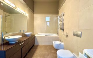 Apartament 3 camere, elegant si spațios, in Piața Unirii - Poză 12