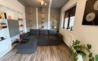 Casă înșiruită complet mobilată + curte+ 2 parcari în complex inchis! - Poză 4