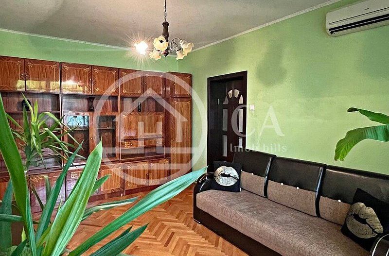 Apartament cu 3 camere de vanzare in zona Rogerius Oradea - Poză 7