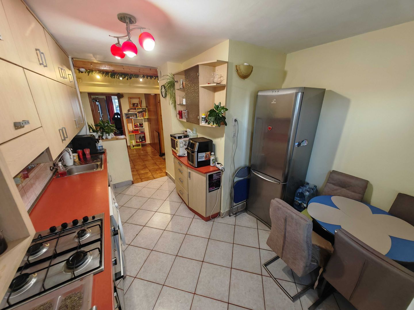 Apartament Spațios cu 3 Camere (76 mp Utili), 2 Băi și Vedere Însorită - Poză 6