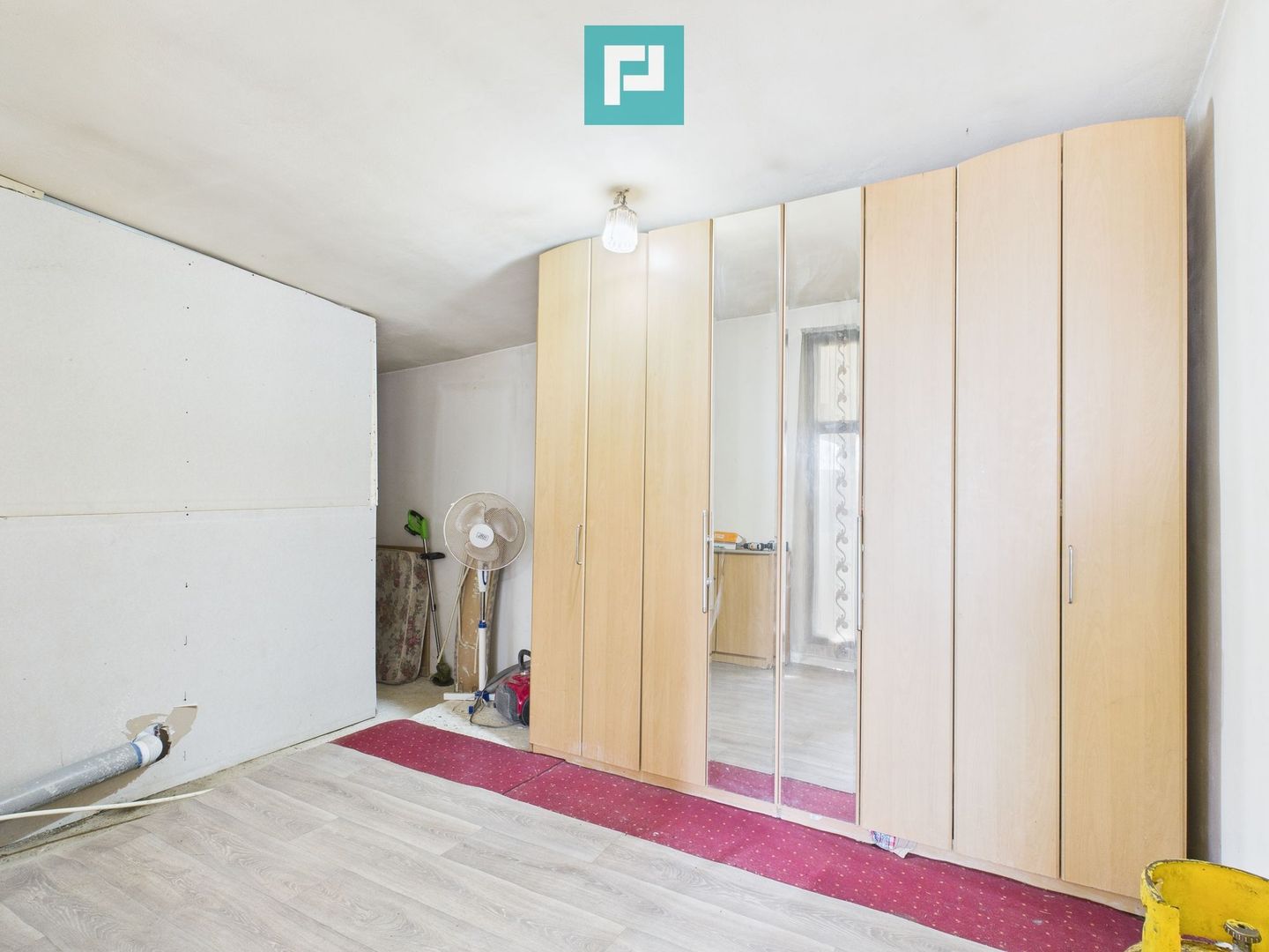 Casuță cu priveliște panoramică spre Cetatea Șiria - Poză 10