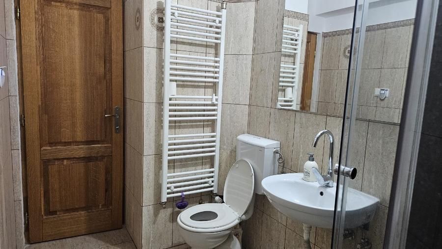 Central | 2 Camere | Decomandat | Renovat complet - Poză 9