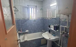 Apartament 3 camere de vânzare – Zona Centrală - Poză 12