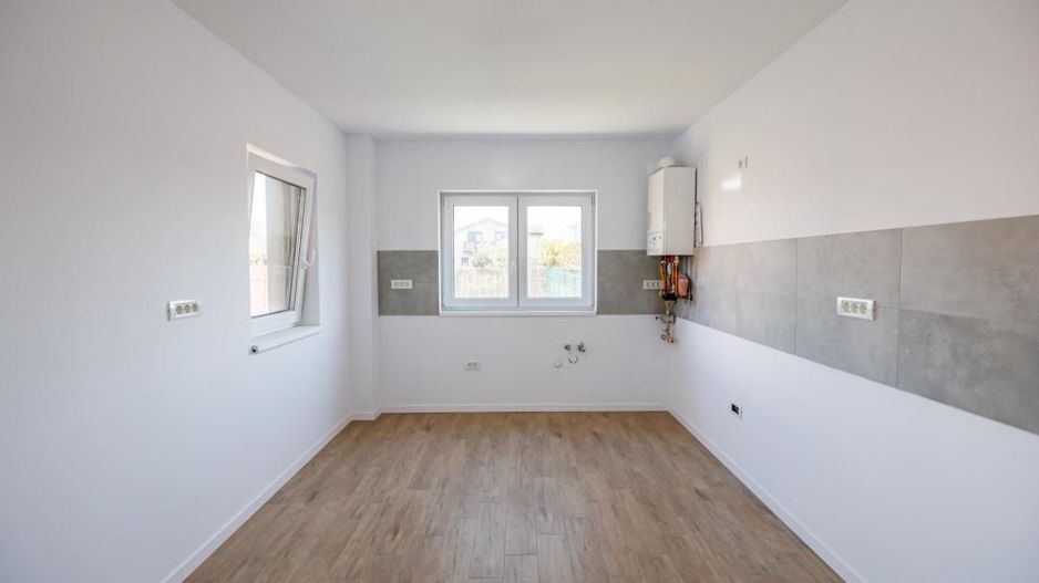 Duplex P+E în Moșnița Nouă, 3 dormitoare, 3 bai, teren 403 mp. Comision 0% - Poză 11
