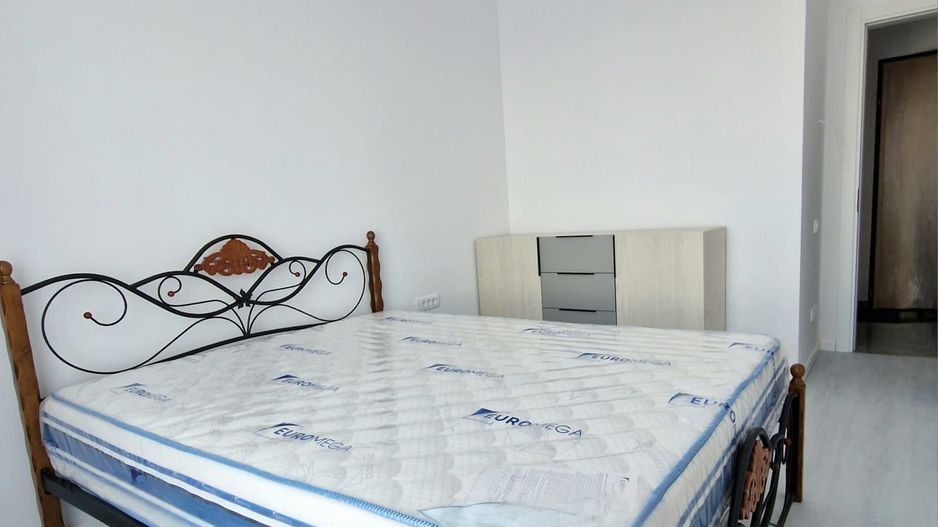 Apartament de lux cu terasa, complet utilat - Poză 4