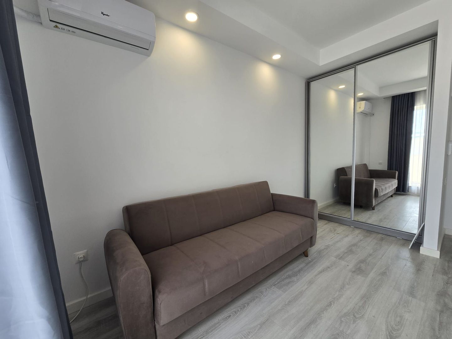 COSMOPOLIS - Studio Simplu Tip Garsoniera, mobilat si utilat. - Poză 3