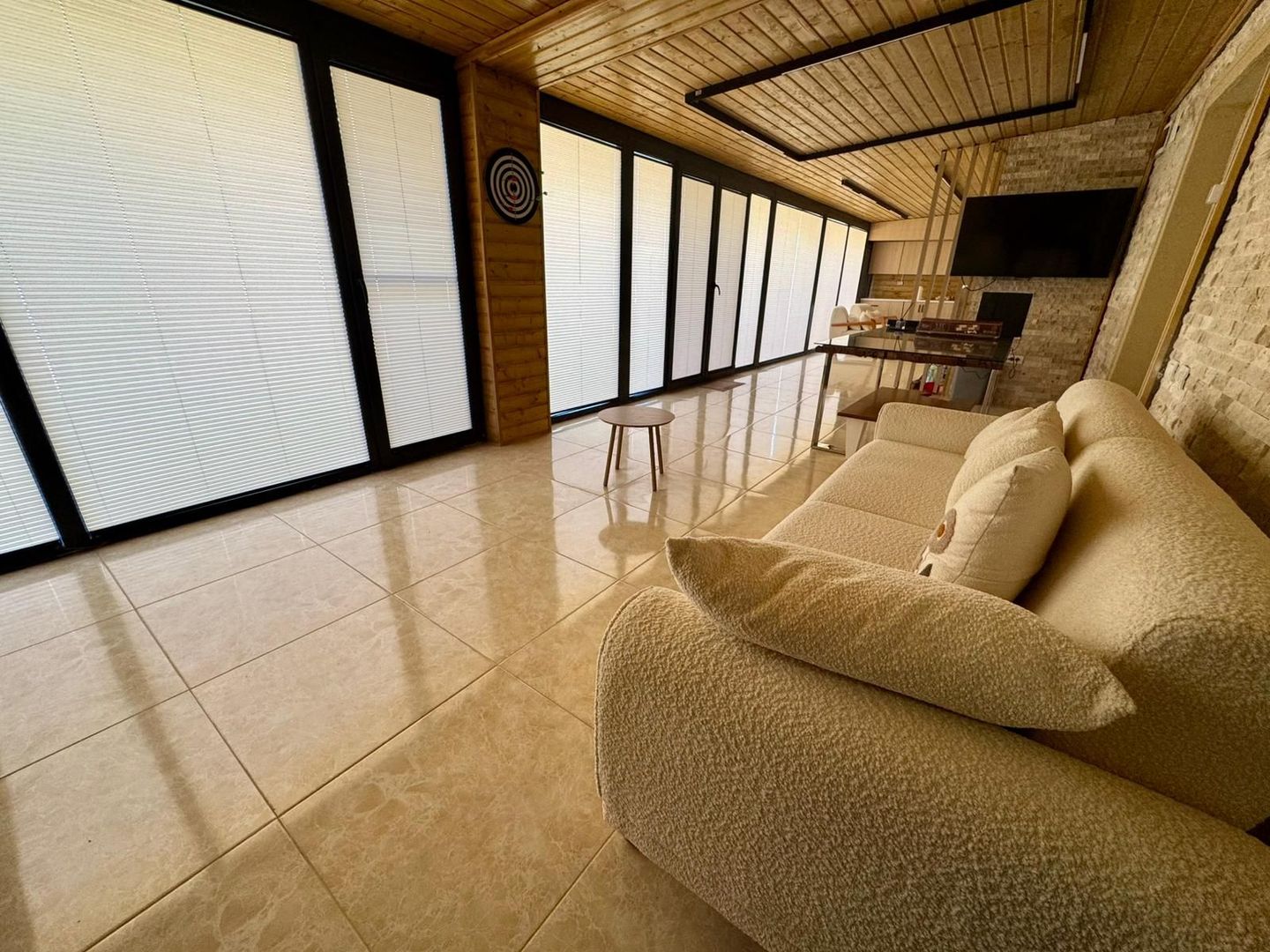 COSMOPOLIS - Apartament cu 3 camere si gradina, mobilat si utilat. - Poză 15