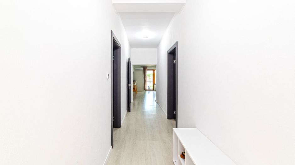 Casă în Cartierul Verde, independentă energetic - Poză 4