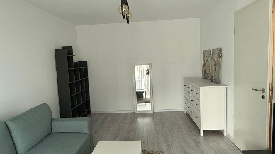 Tractorul - Kasper Coresi, ap 2 camere, decomandat, boxa, loc parcare - Poză 2