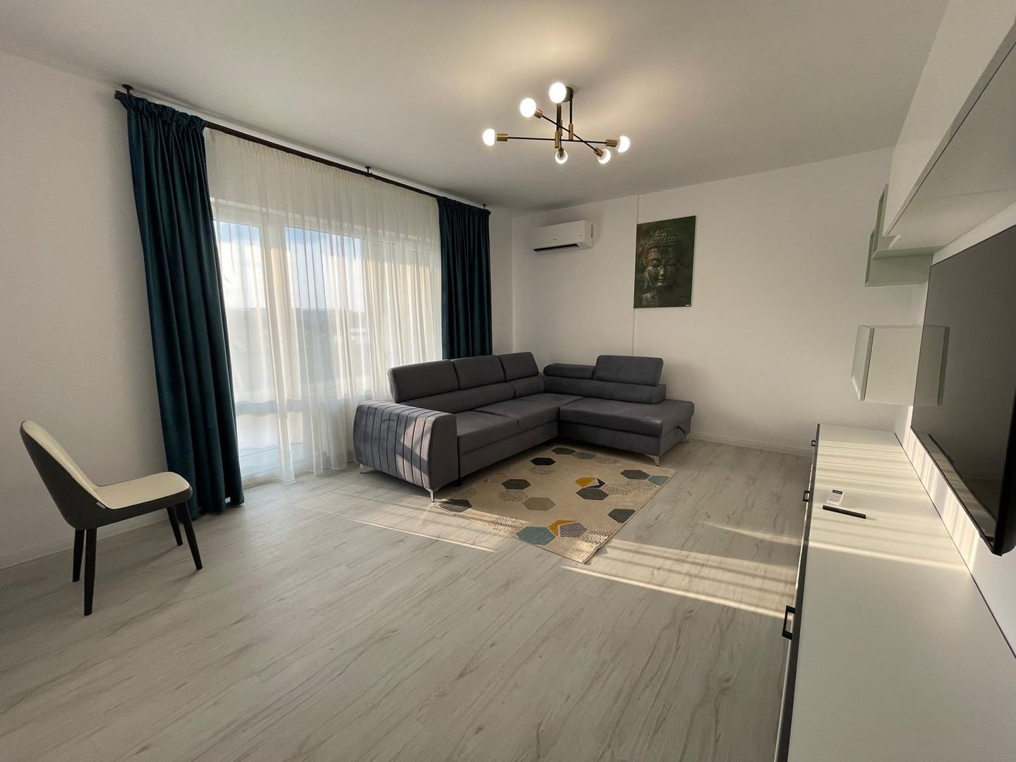AP. 2 CAMERE- APARATORI,PARCARE INCLUSA, MASINA DE SPALAT VASE, METROU - Poză 3