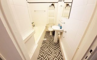 Apartament ultracentral cu vedere superbă, super investiție - Poză 2