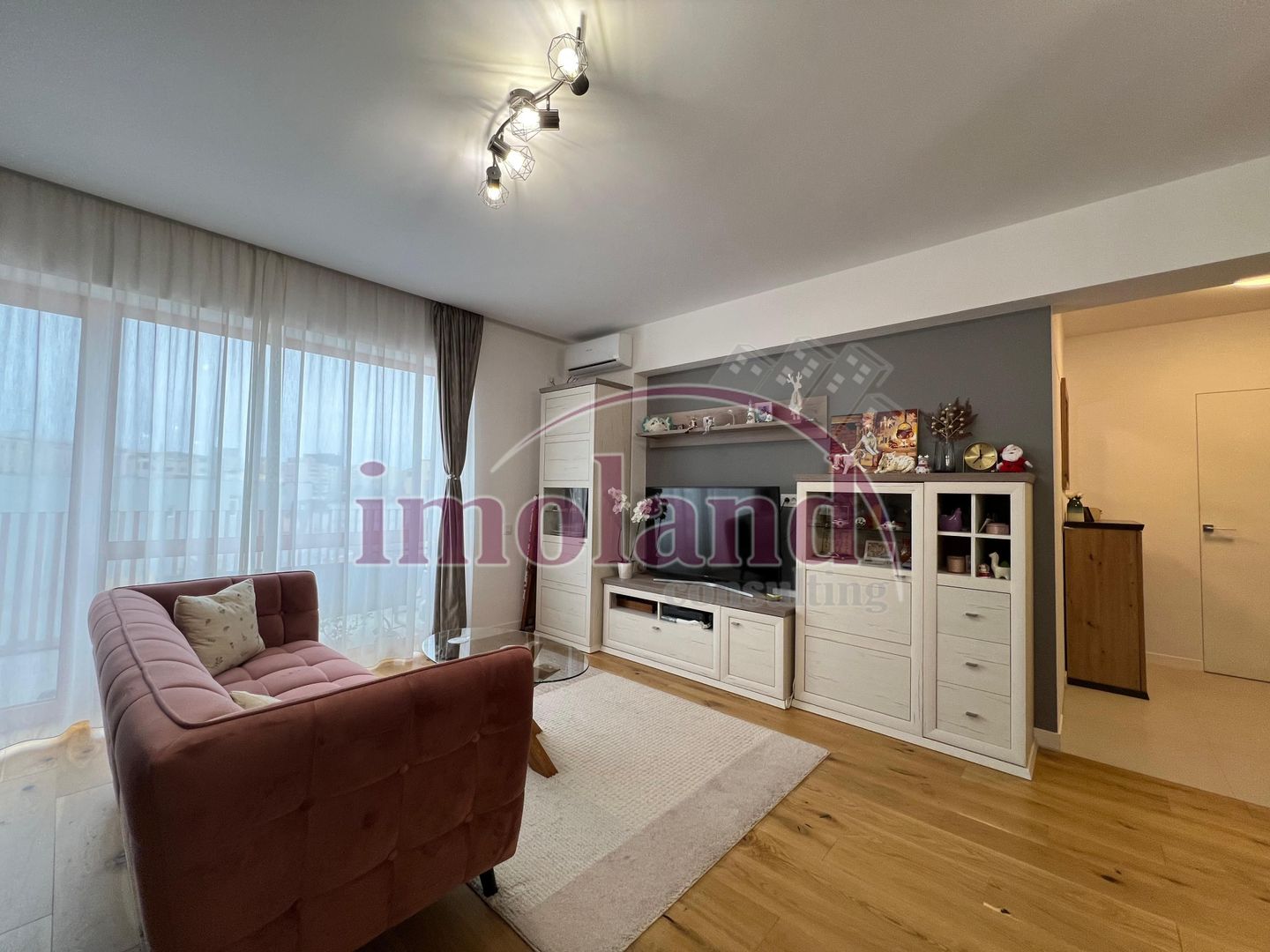 Apartament 2 camere cu parcare - Uranus - Poză 1