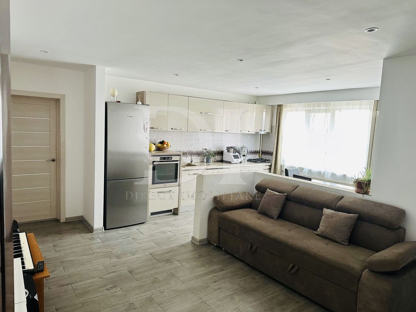 Apartament cu 3 camere - zona str.Ioan Rus - Poză 1