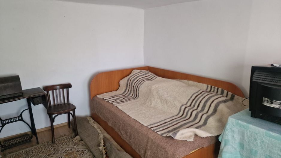 Casa in mediu rural cu teren - Poză 7