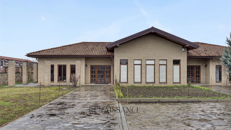 Timisoara Plopi Casa pe Parter cu Piscina | 8 Dormitoare 5 Bai | 3340m - Poză 1