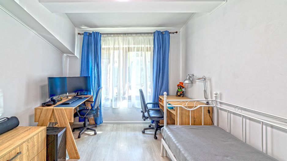 Casă în Cartierul Verde, independentă energetic - Poză 5