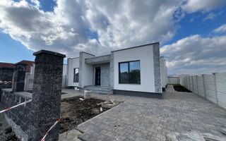 Casa individuala de vanzare, 4 camere, 2 bai, 448mp teren - Poză 1