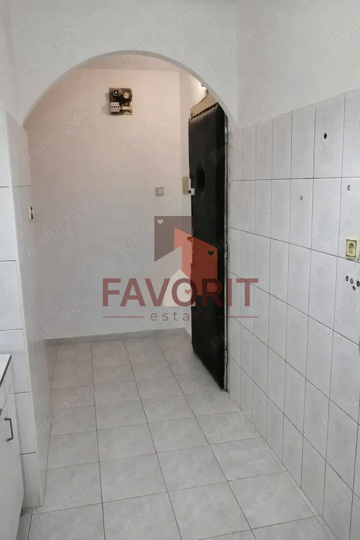 1 camera | etaj 1 | centrala proprie | zona excelenta | - Poză 4