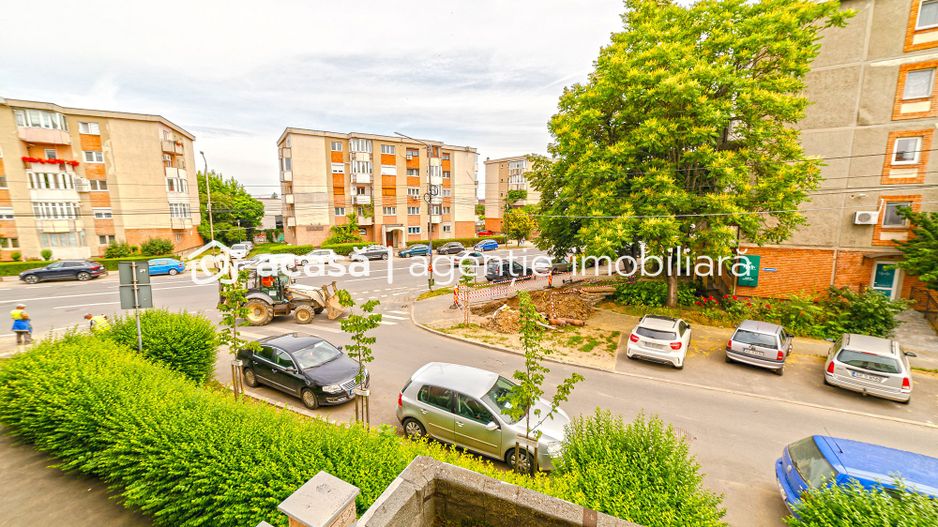 Apartament spațios în zona Banu Mărăcine - Poză 2