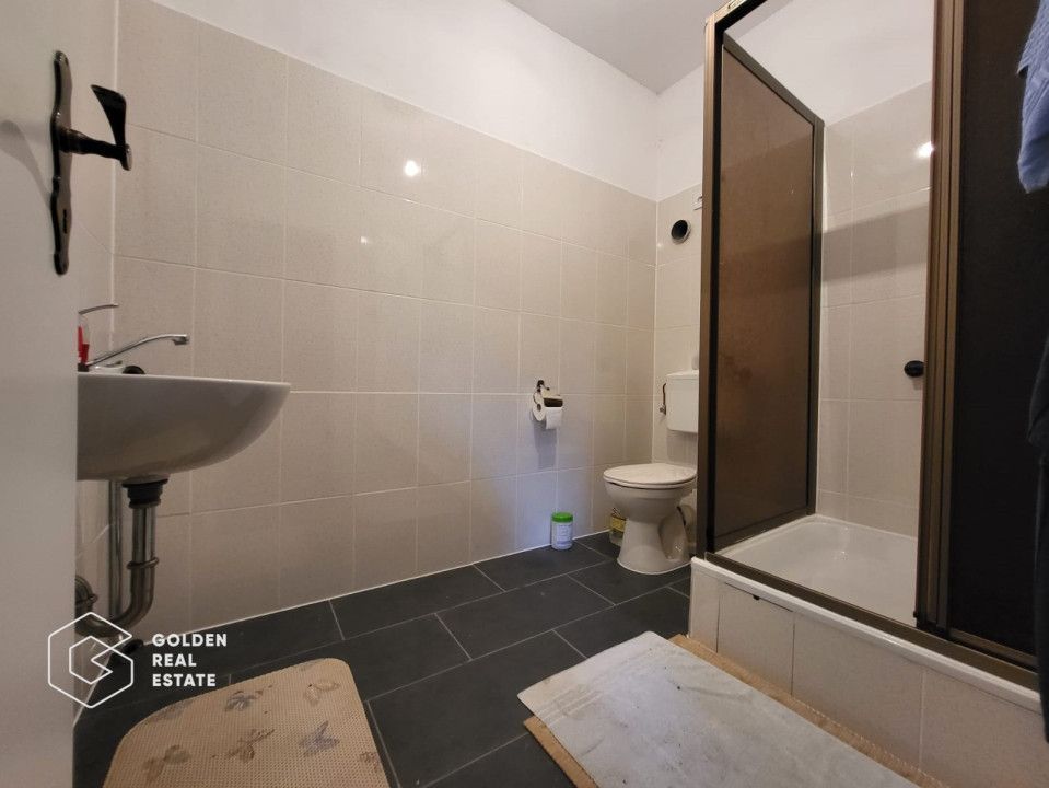 Imobil cu doua corpuri de cladire, oras Lipova - Poză 8