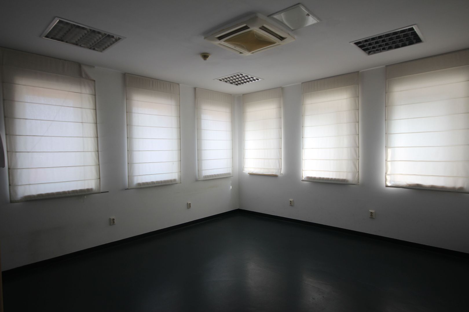 Cladire de birouri, SAD, parcare proprie, clinica medicala - Poză 10