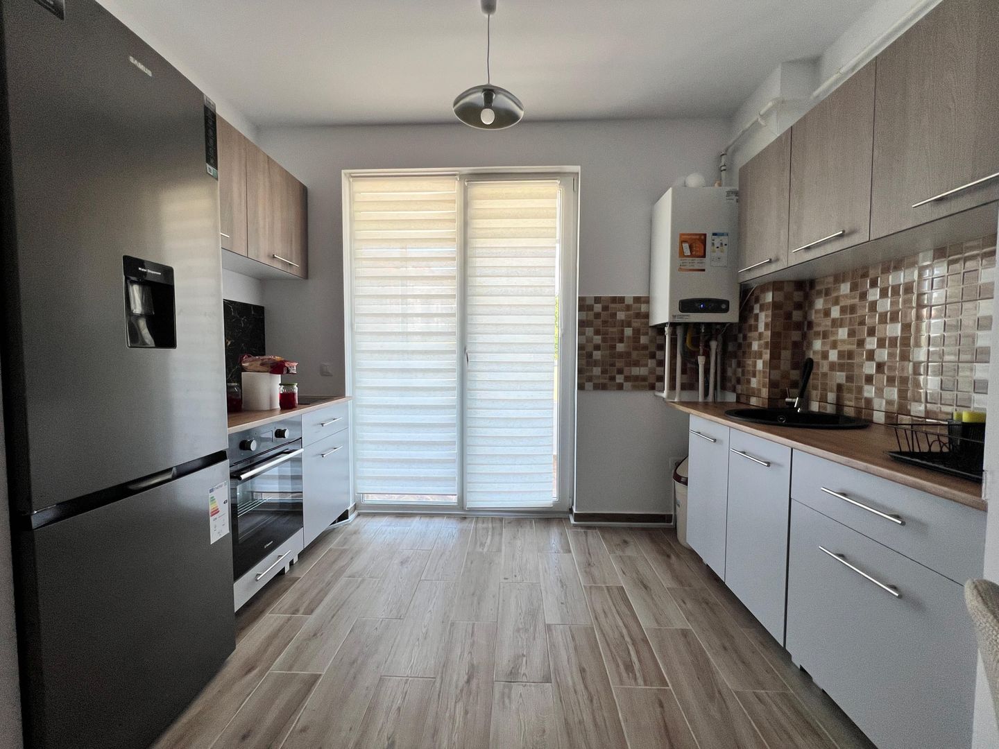 Apartament 2 camere + loc de parcare Pacurari Alpha Bank 450 euro - Poză 1
