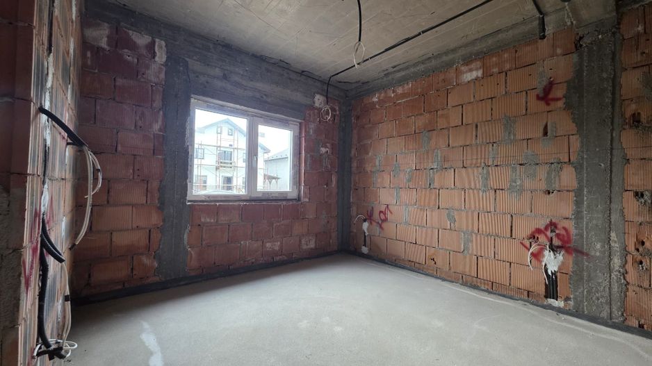 Vilă individuală în Tunari – 5 camere, curte privată - Poză 32