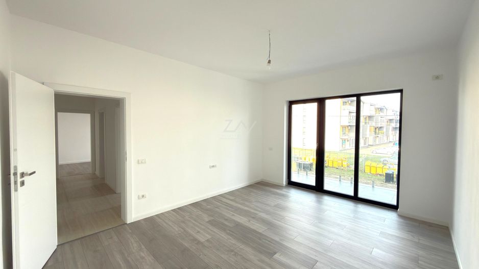 Bloc finalizat la asfalt. Decomandat. Etaj 1. Loc de parcare. - Poză 1