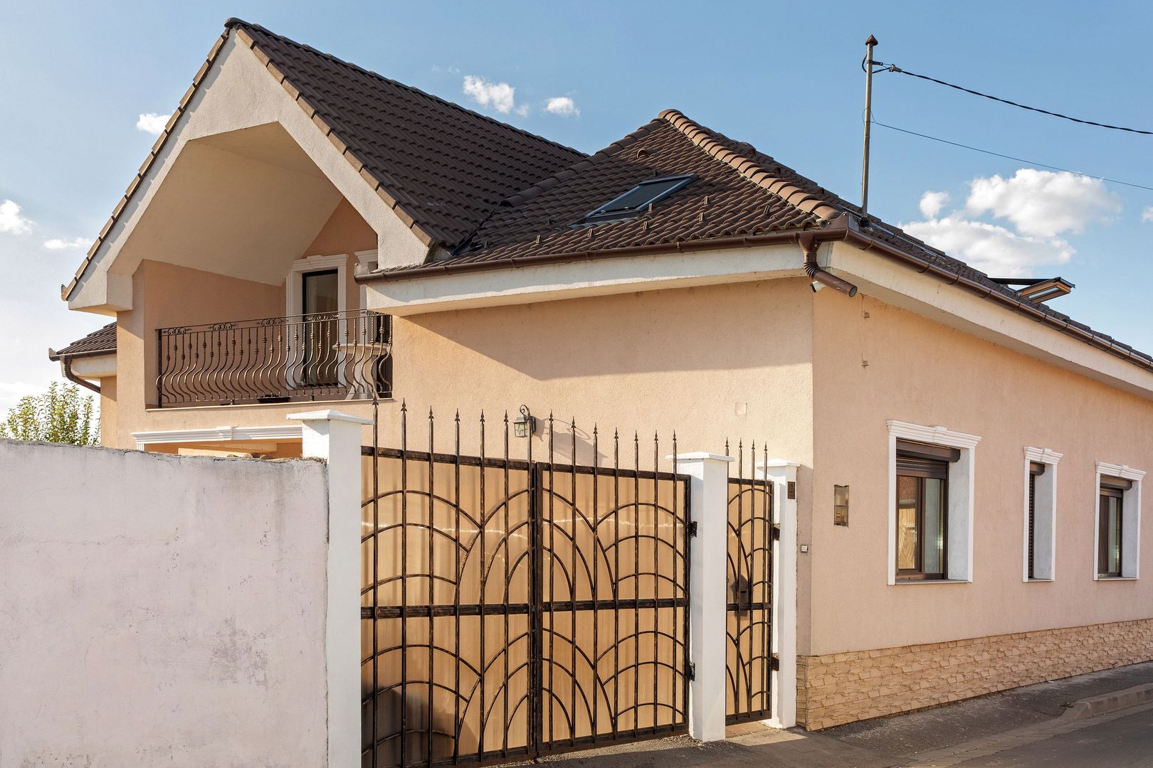 Vilă P+M, Clujului, 190 mp, teren 520 mp, singur în curte. 230 000 E - Poză 2