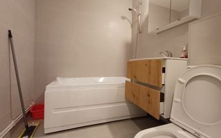 Apartament 3 camere Decomndat RENOVAT–  vis-a-vis de Palas Mall - Poză 18