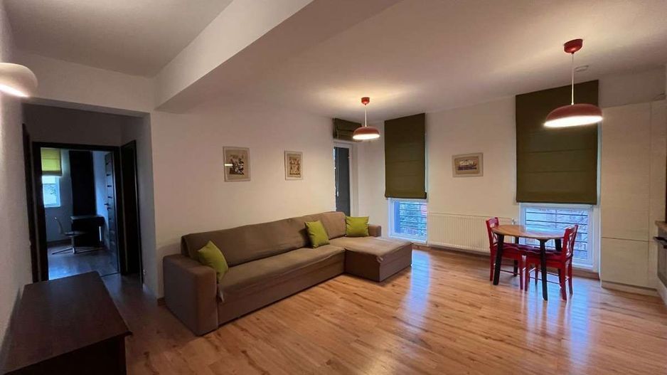 Apartament cu 3 camere decomandat în Domenii - Poză 1