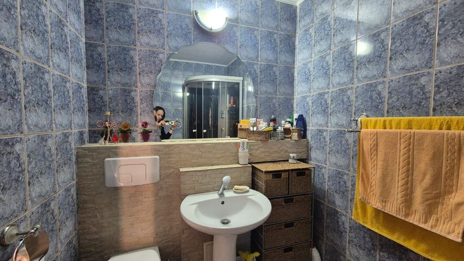 Ideal pentru un cuplu, apartament decomandat, însorit și foarte luminos. - Poză 14