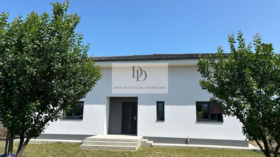 Vanzare 3 case | Teren 1400 mp | Garaj auto + Anexe - Poză 4