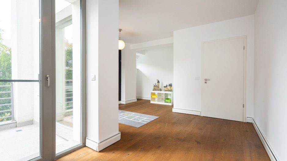 COMISION 0% - Vila eleganta P+2E 380 mp utili, teren 470mp, lac propriu + ponton - Poză 24