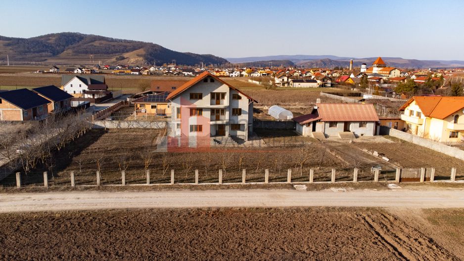 Casa cu teren 1500 mp in Harman - Poză 2