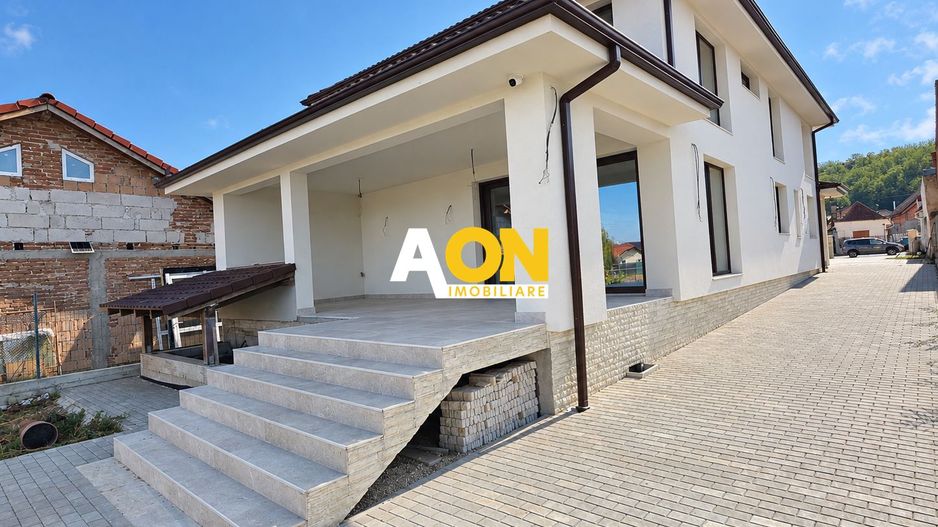 Casa premium la cheie, 4 camere, 1477 mp teren, Ciugud - Poză 3