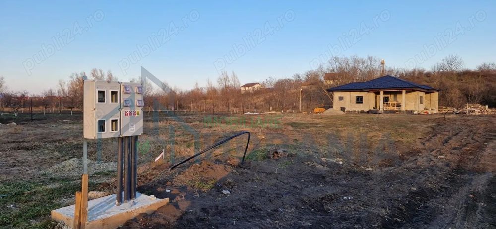 Teren intravilan de vanzare, Holboca, 886 mp, utilitati la teren - Poză 1