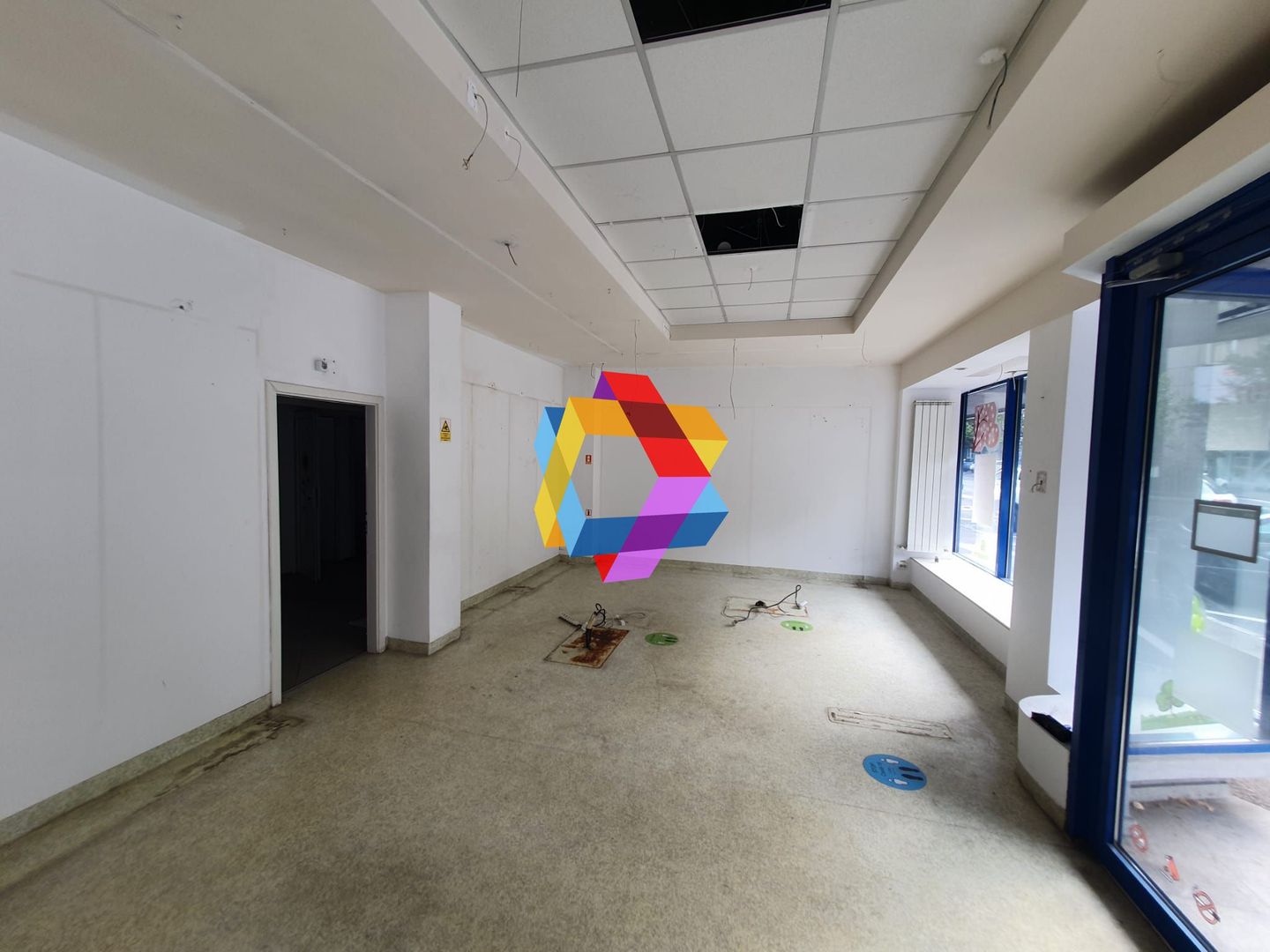 Spațiu comercial cu vad - 107 mp - Poză 1