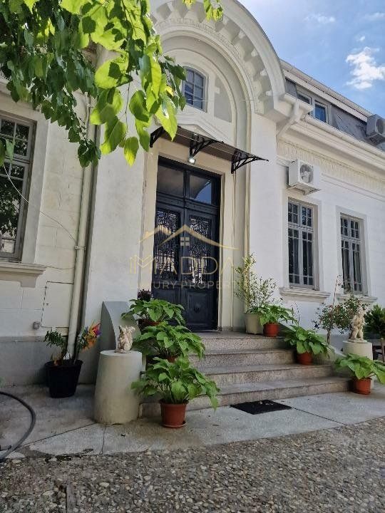 P+M (1000mp), curte (1750mp), 70 incaperi, 35 camere Unirii, multiple destinatii - Poză 2