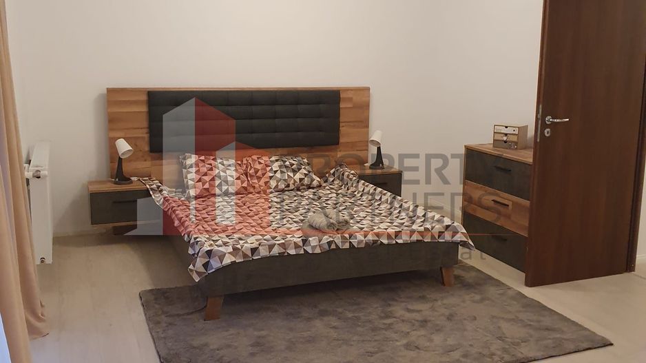 Proprietate pe marginea lacului, vila impresionanta. - Poză 35