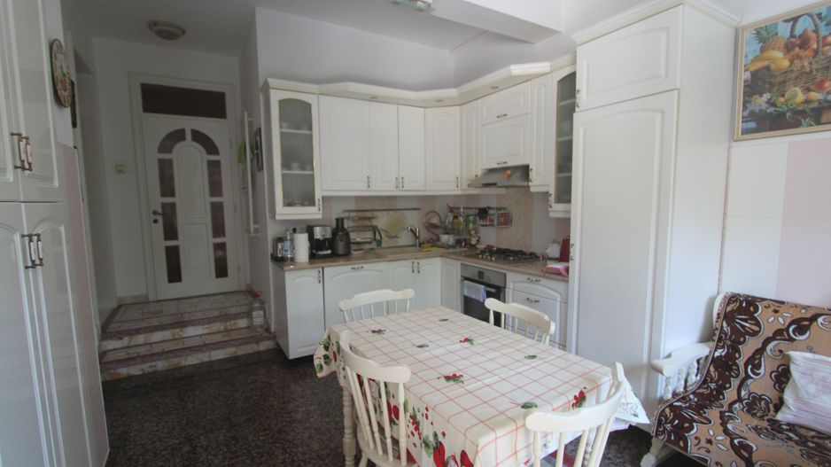 Casă / Vilă cu 8 camere de vânzare în zona Semicentral - Poză 15