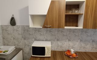 Apartament de închiriat la curte comună chiar în Complexul Studențesc - Poză 2