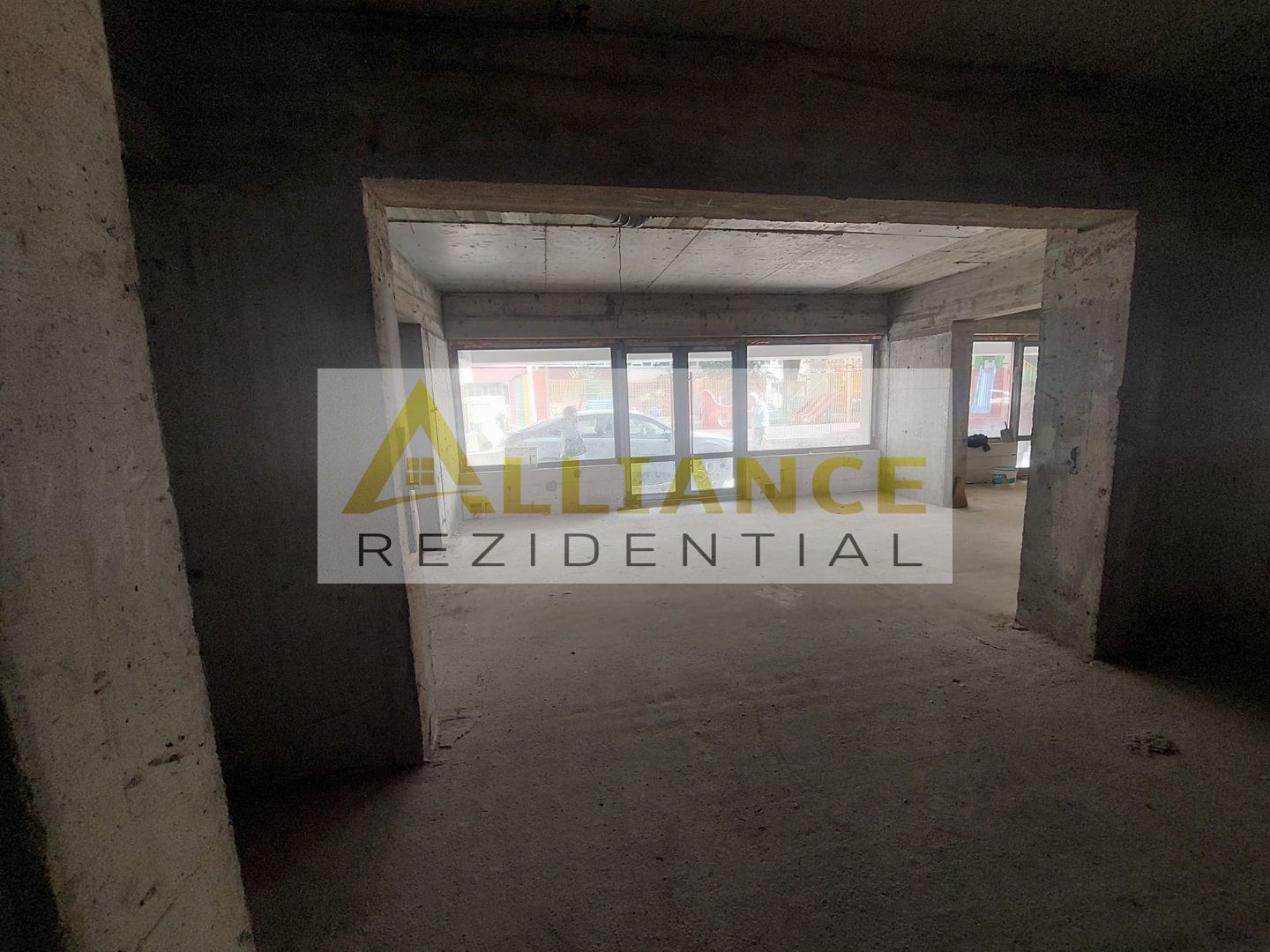SPATIU COMERCIAL 90 MP | PIATA SUDULUI | 200 M DE METROU - Poză 7
