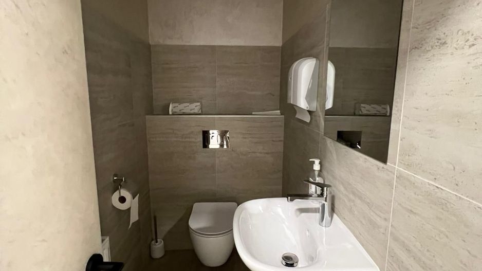 Comision 0 Spațiu birouri 140 mp, luminos, lift și recepție Bd. Dacia - Poză 9