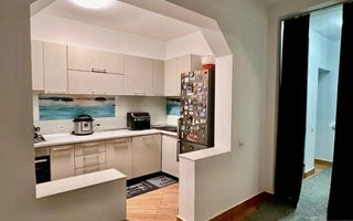 VILA P+1+M APARATORII PATRIEI - Poză 1